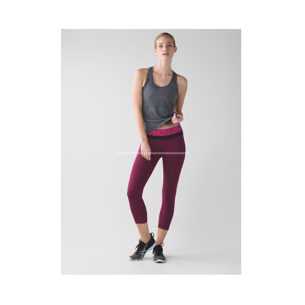 Lululemon Run Inspire Crop Legging 8 Purple Magenta Mesh W6830S Zip Pocket Yoga